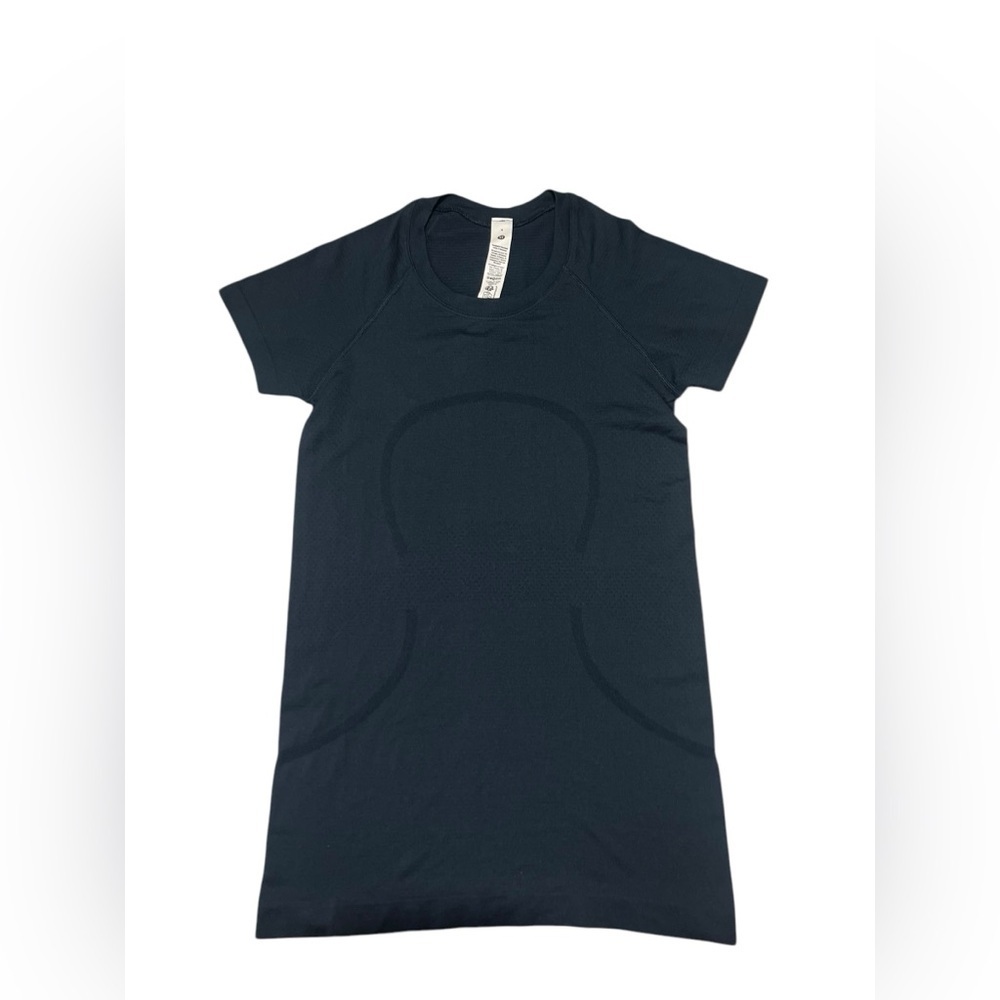 Swiftly Tech Short-Sleeve Shirt 2.0
Hip Length size 4 NWT - Picture 3 of 7